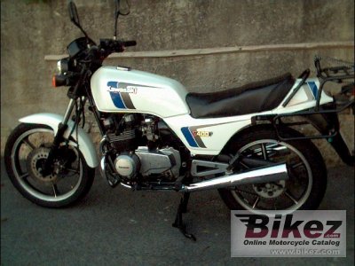 1985 Kawasaki Z 400 F photo